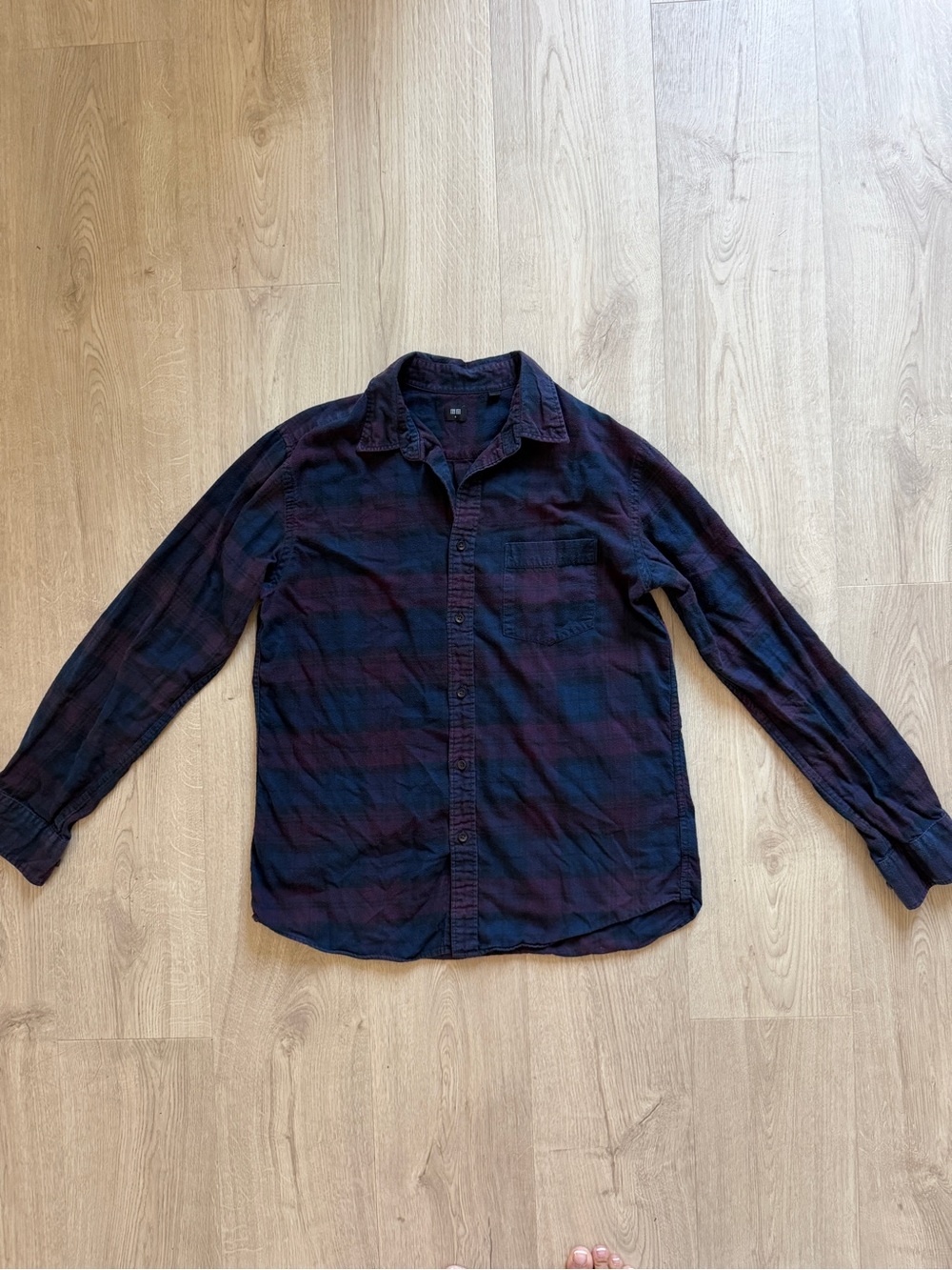 Uniqlo Men's Navy & Purple Plaid Button-Down Flannel Shirt Sz M